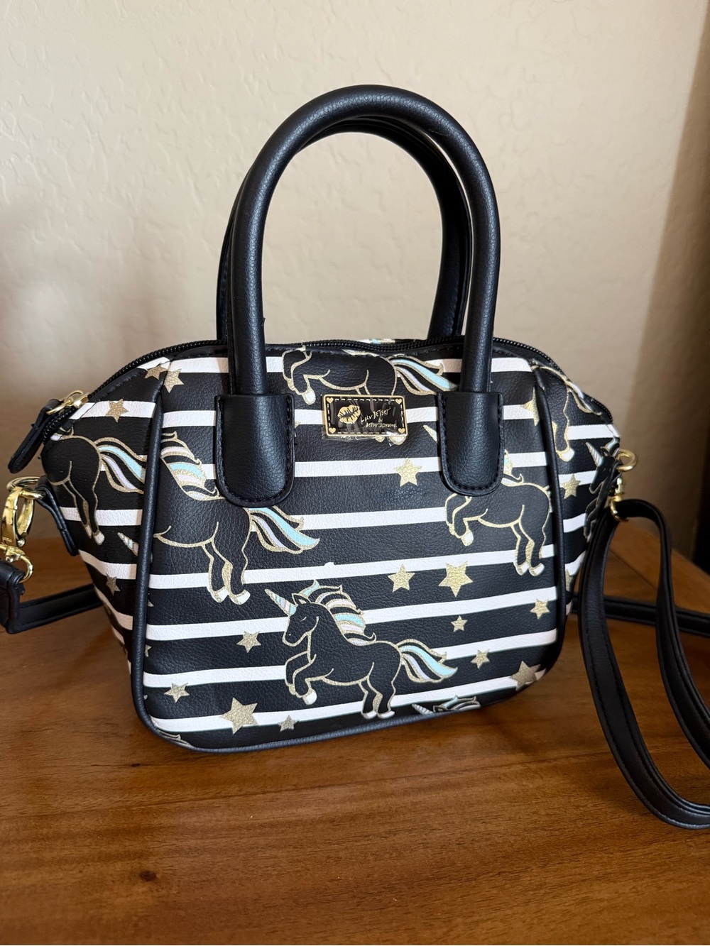 Luv Betsey Johnson Unicorn Hangbag tote black & white